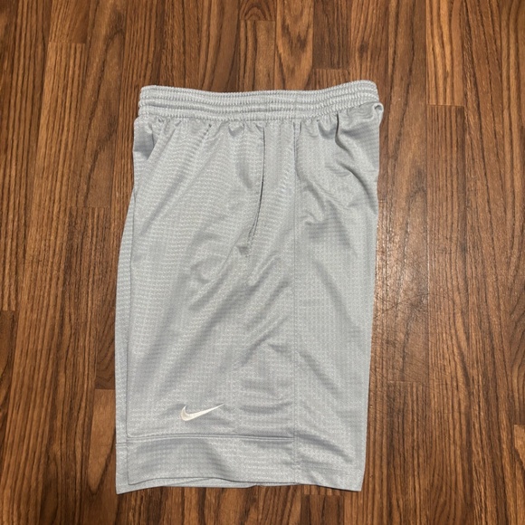 Nike DAZZLES * Y2K Basketball Shorts *Silver Grey Silky Satin * Size Medium - Picture 3 of 8